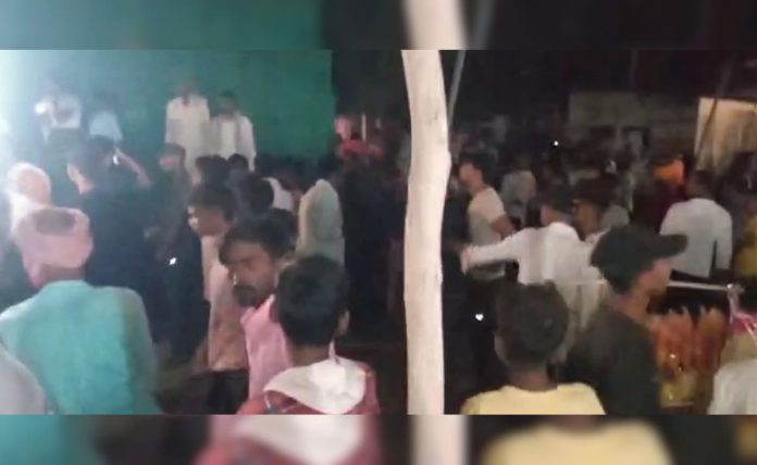 रामलीला मैदानात ‘जेसीबी’चे नियंत्रण सुटले, अनियंत्रित बुलडोझरने अनेकांना चिरडले